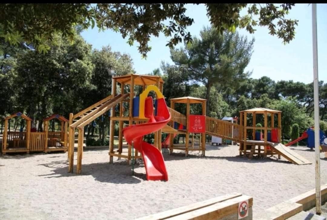 Mobile home AnaMari Biograd Na Moru Dış mekan fotoğraf